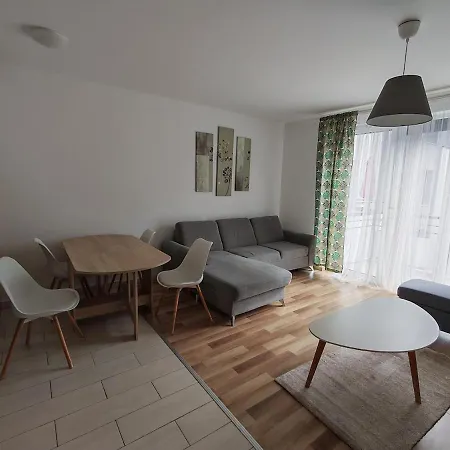 Elizabeth 2 Κεσκεμέτ