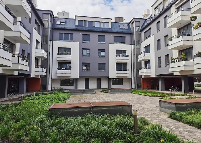 Elizabeth 2 * Kecskemét